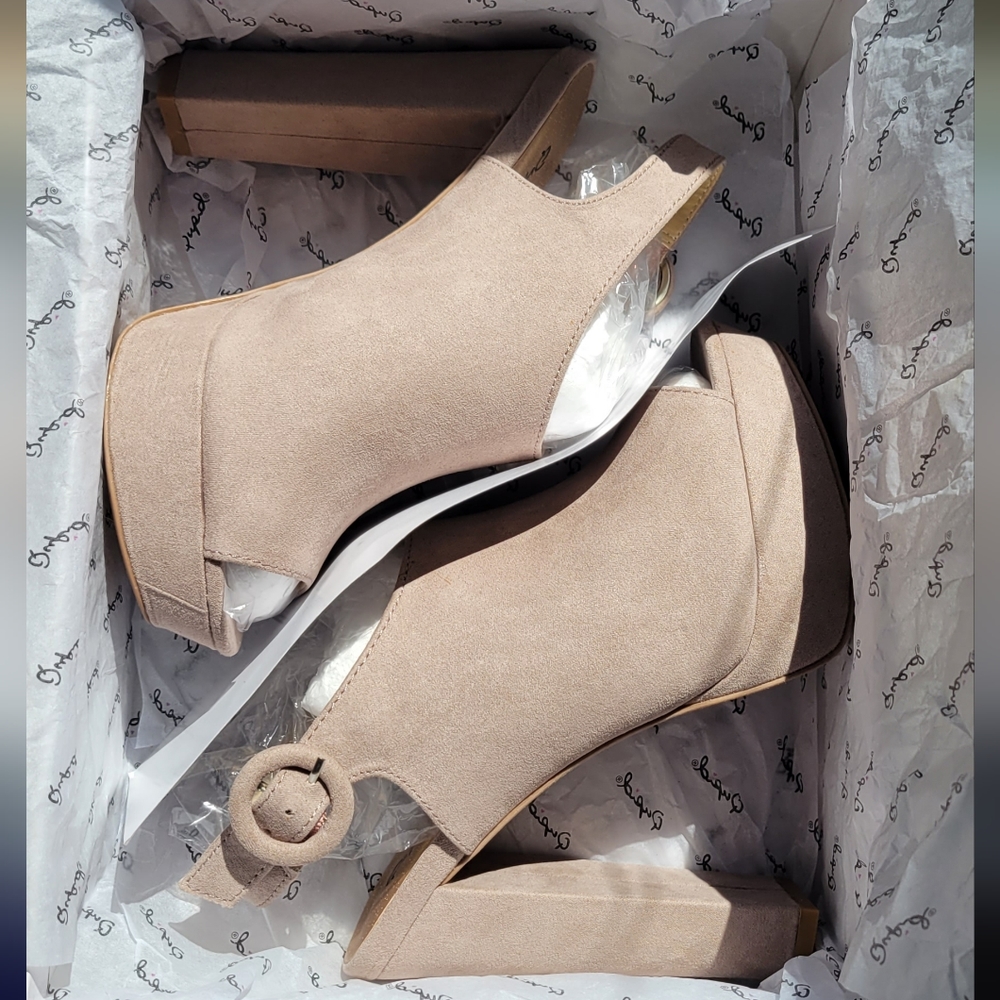 NEW! Sued Heels